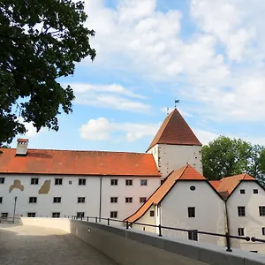 Gasthuis Gaestehaus Maelzerei Auf Schloss Neuburg Am
